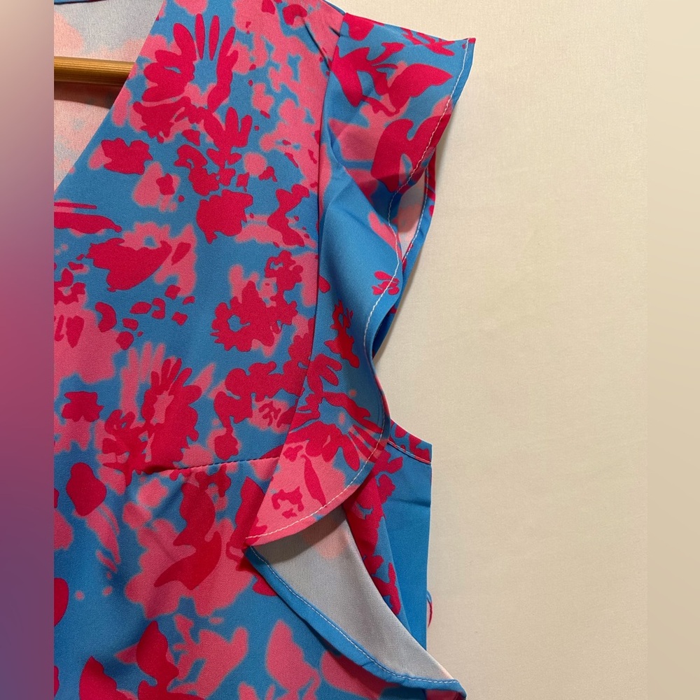 New Floral Blue/Pink Blouse Women’s Size 6/Medium - Great condition! - Picture 4 of 6